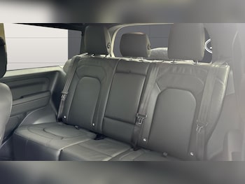 Used Land Rover Defender 2025 for sale - 79369107: Photo