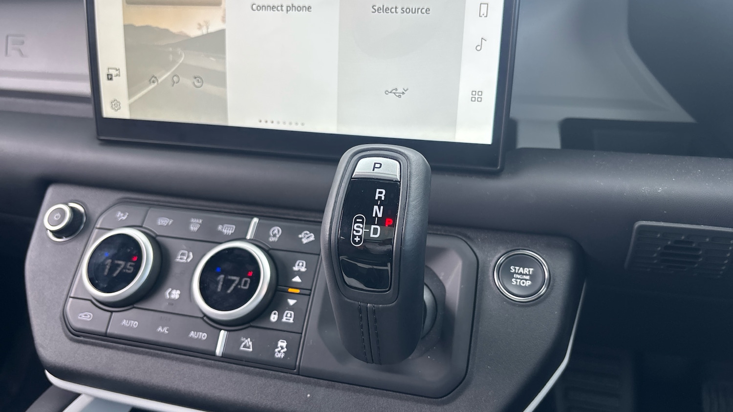 Used Land Rover Defender 2025 for sale - 76505510: Photo 13