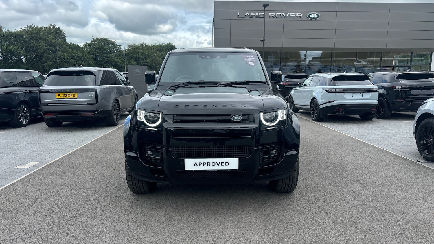 Used Land Rover Defender 2025 for sale - 76505510: Photo 24