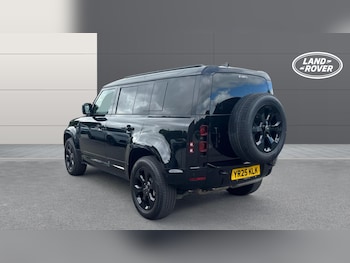 Used Land Rover Defender 2025 for sale - 76505510: Photo