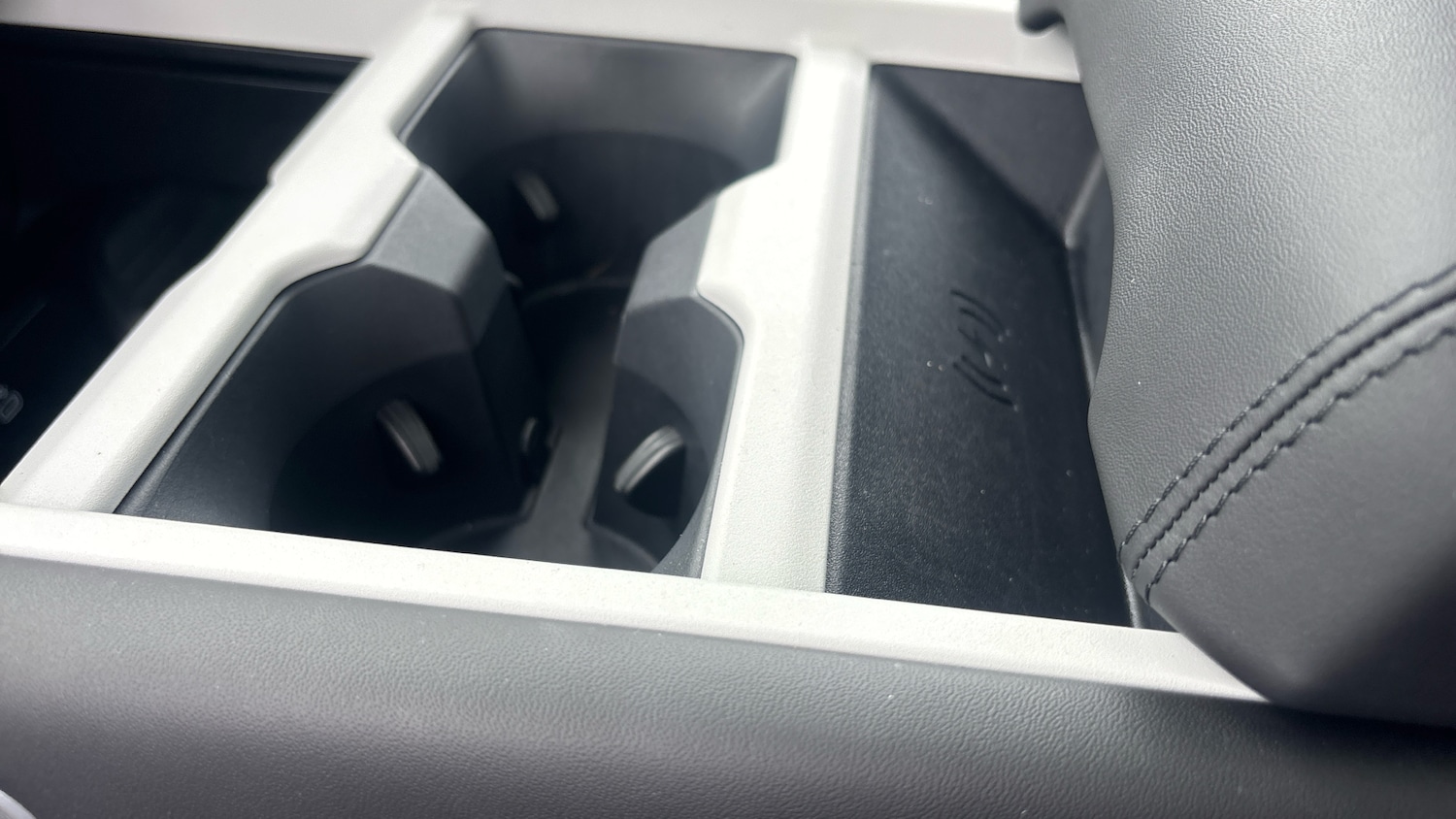 Used Land Rover Defender 2025 for sale - 76505510: Photo 37