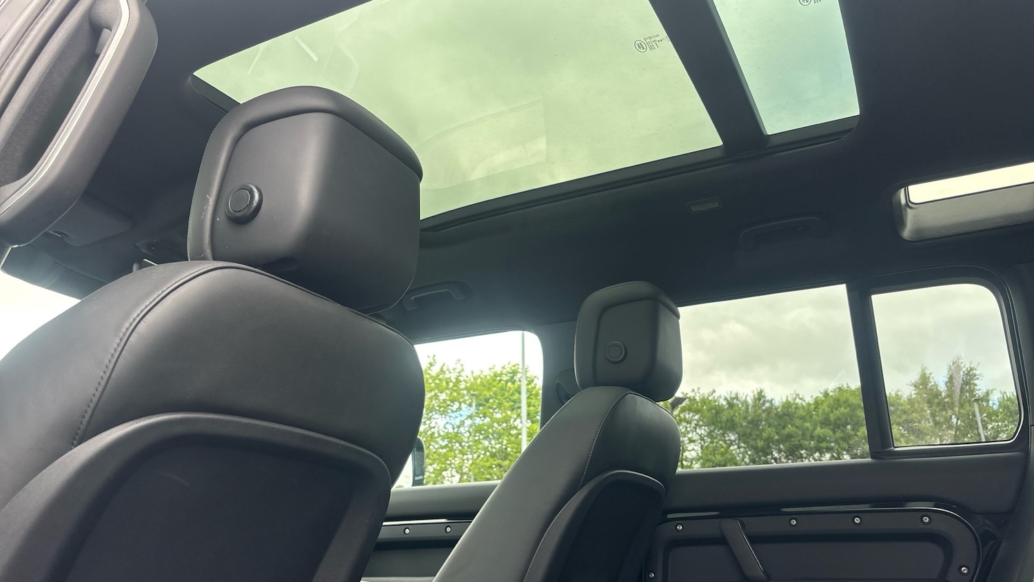 Used Land Rover Defender 2025 for sale - 76505510: Photo 40