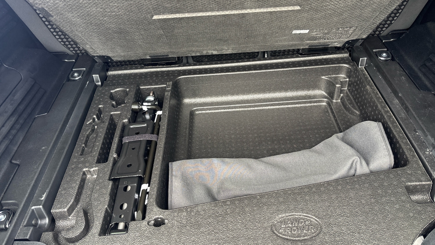 Used Land Rover Defender 2025 for sale - 76505510: Photo 45