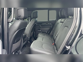 Used Land Rover Defender 2025 for sale - 76505510: Photo