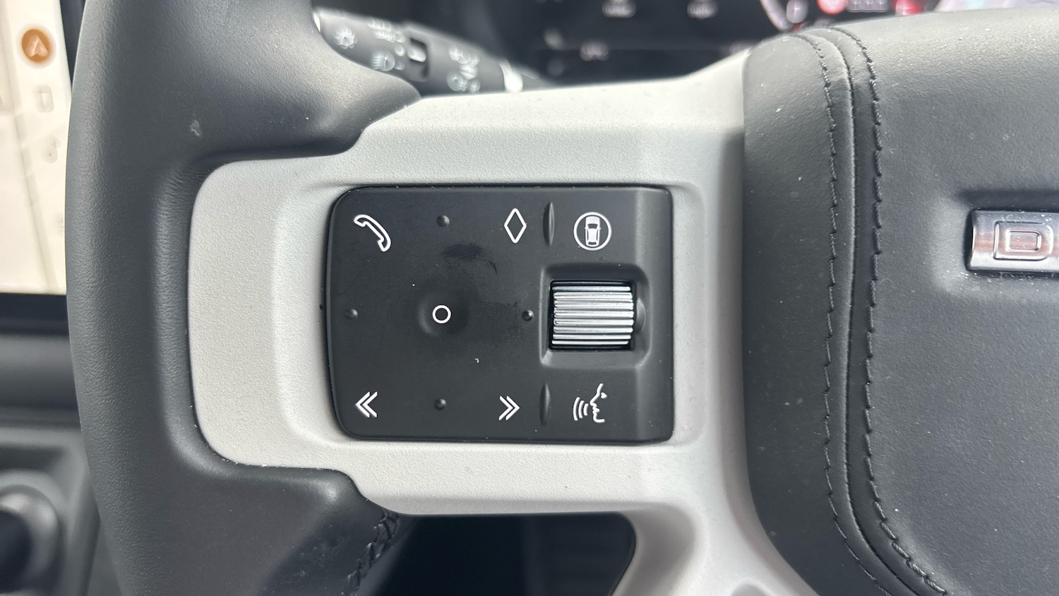 Used Land Rover Defender 2025 for sale - 76505510: Photo 51