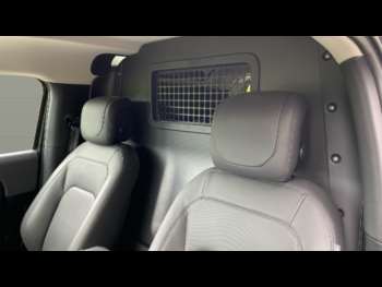 Used Land Rover Defender 2024 for sale - 74940750: Photo