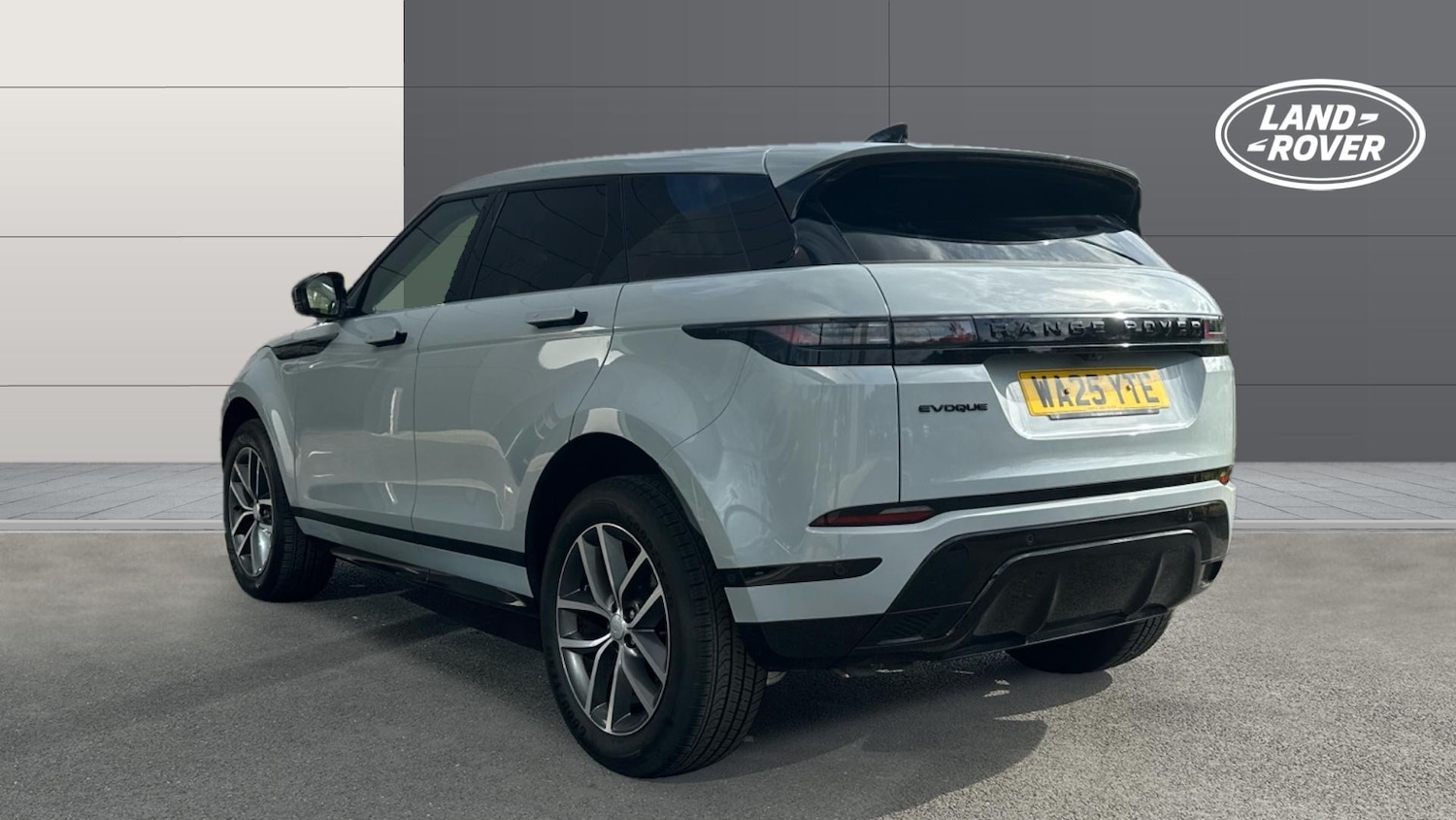 Used Land Rover Range Rover Evoque 2025 for sale - 76193007: Photo 2