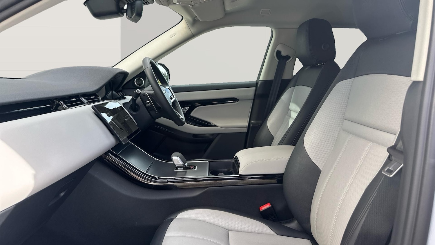 Used Land Rover Range Rover Evoque 2025 for sale - 76193007: Photo 3