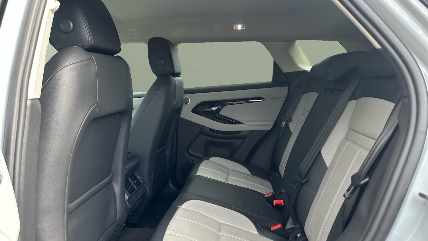 Used Land Rover Range Rover Evoque 2025 for sale - 76193007: Photo 4