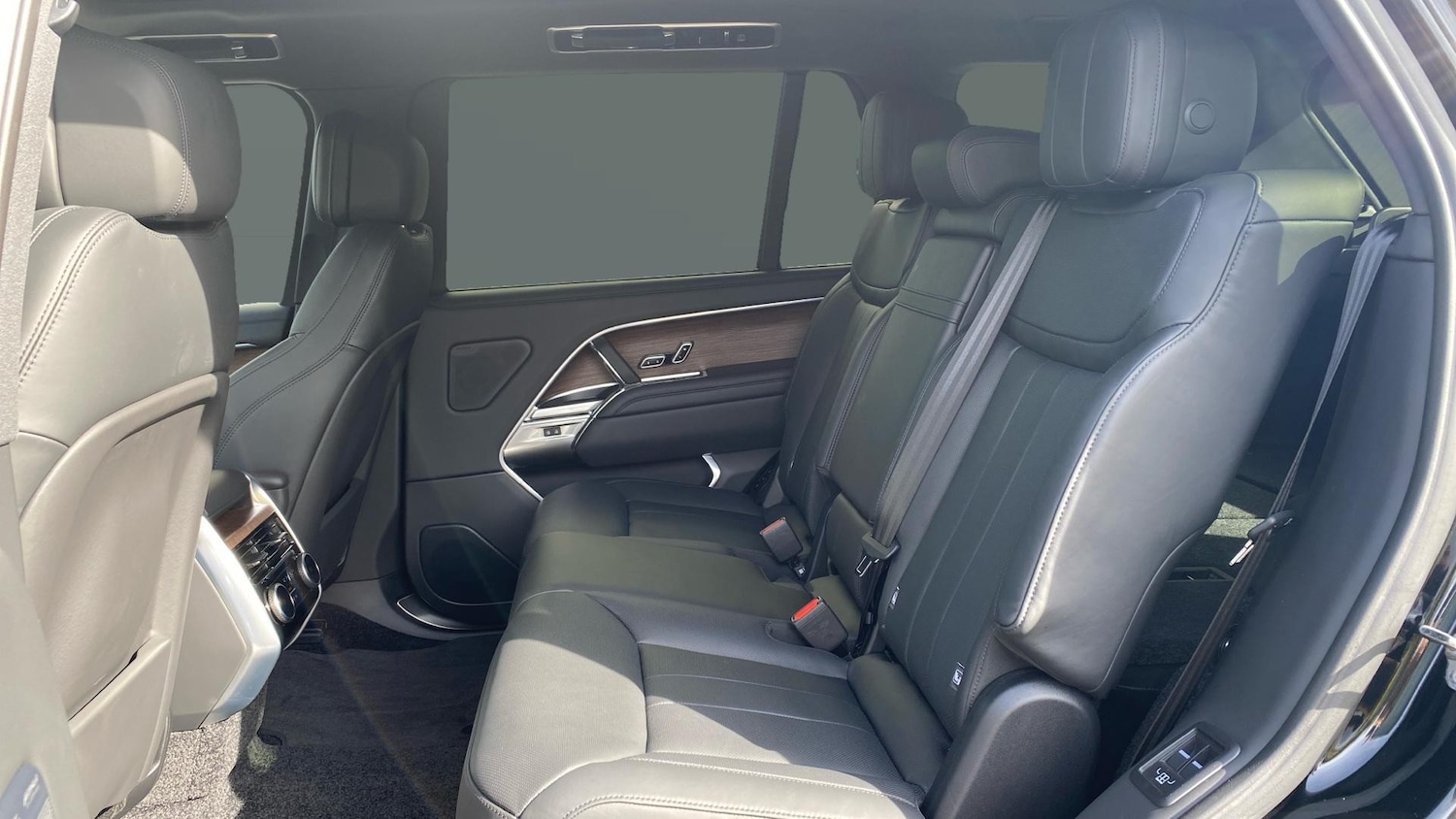 Used Land Rover Range Rover 2025 for sale - 76220679: Photo 4