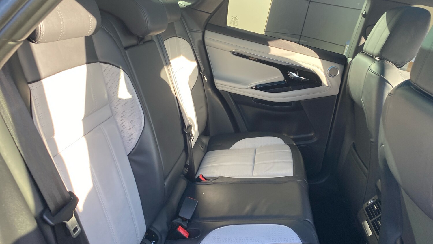 Used Land Rover Range Rover Evoque 2019 for sale - 76830529: Photo 34