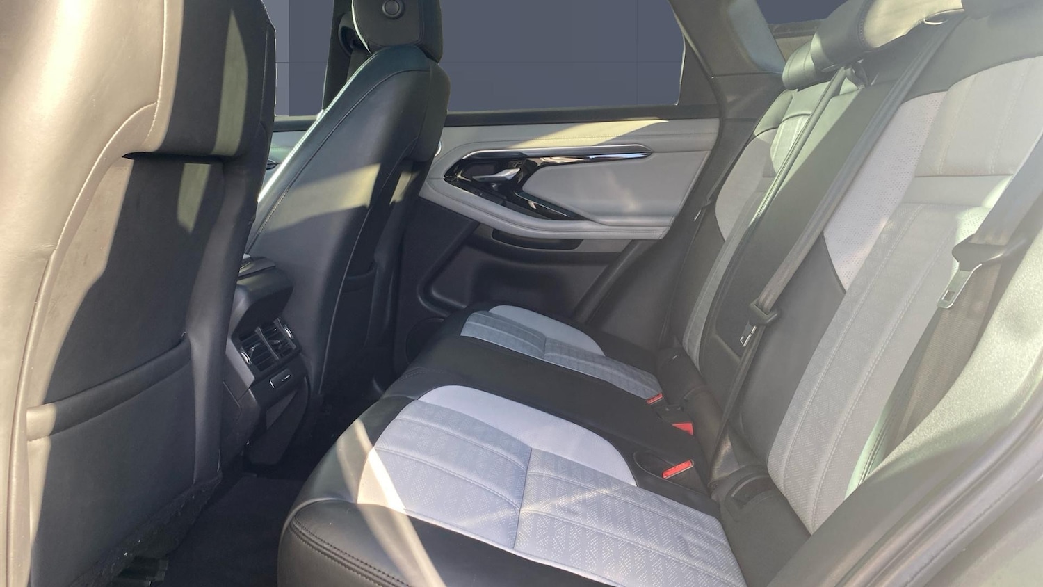 Used Land Rover Range Rover Evoque 2019 for sale - 76830529: Photo 4