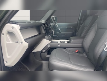 Used Land Rover Defender 2025 for sale - 77777458: Photo
