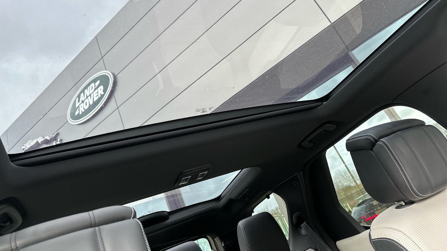 Used Land Rover Discovery 2022 for sale - 76467887: Photo 21