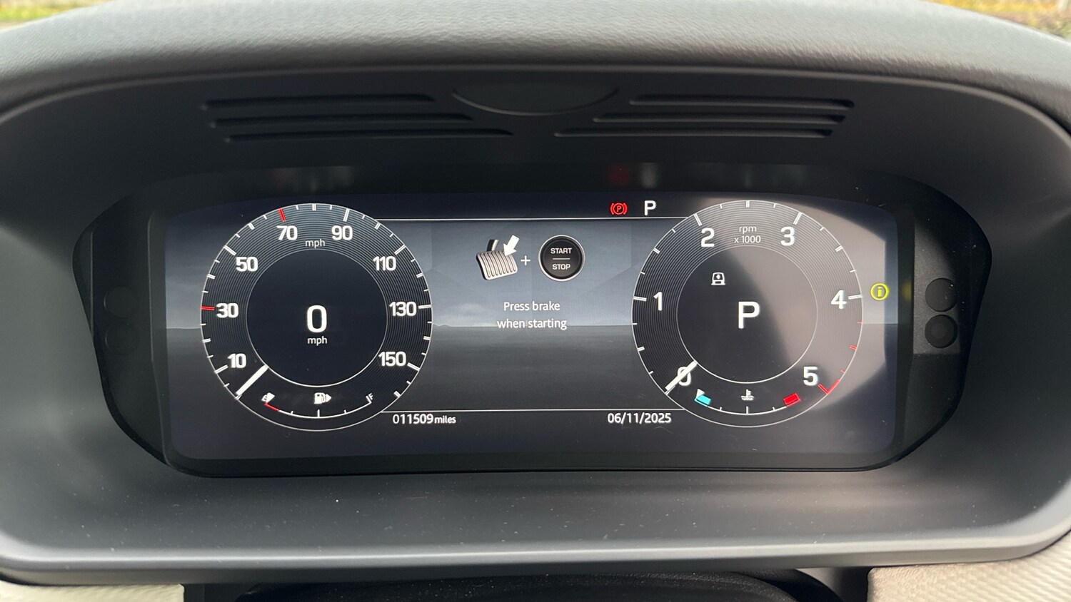 Used Land Rover Discovery 2025 for sale - 77643616: Photo 16