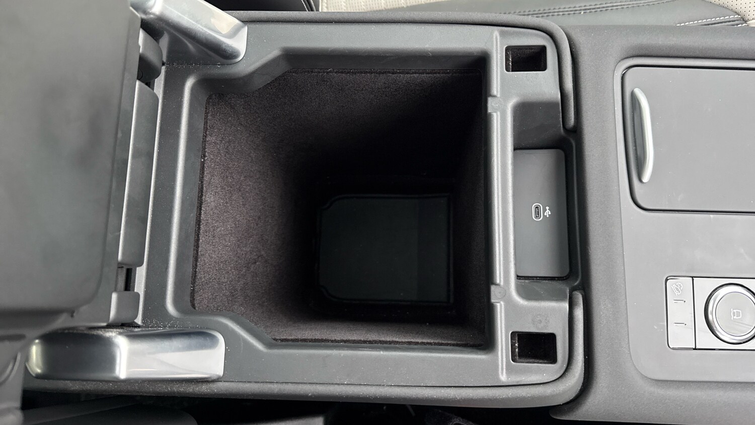 Used Land Rover Discovery 2025 for sale - 77643616: Photo 37