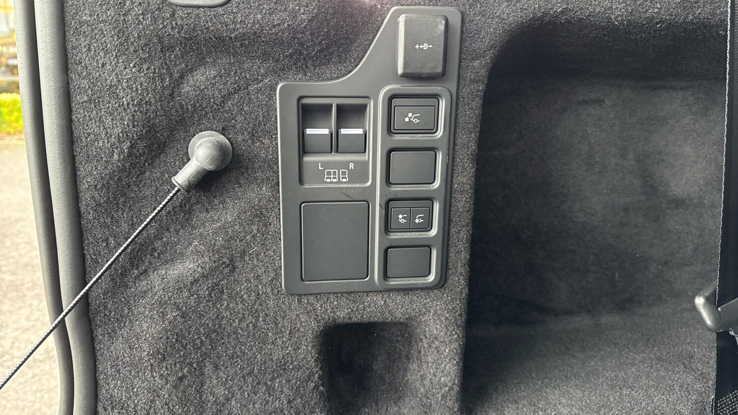 Used Land Rover Discovery 2025 for sale - 77643616: Photo 41