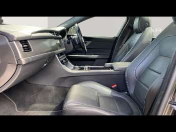 Used Jaguar XF 2018 for sale - 75239639: Photo
