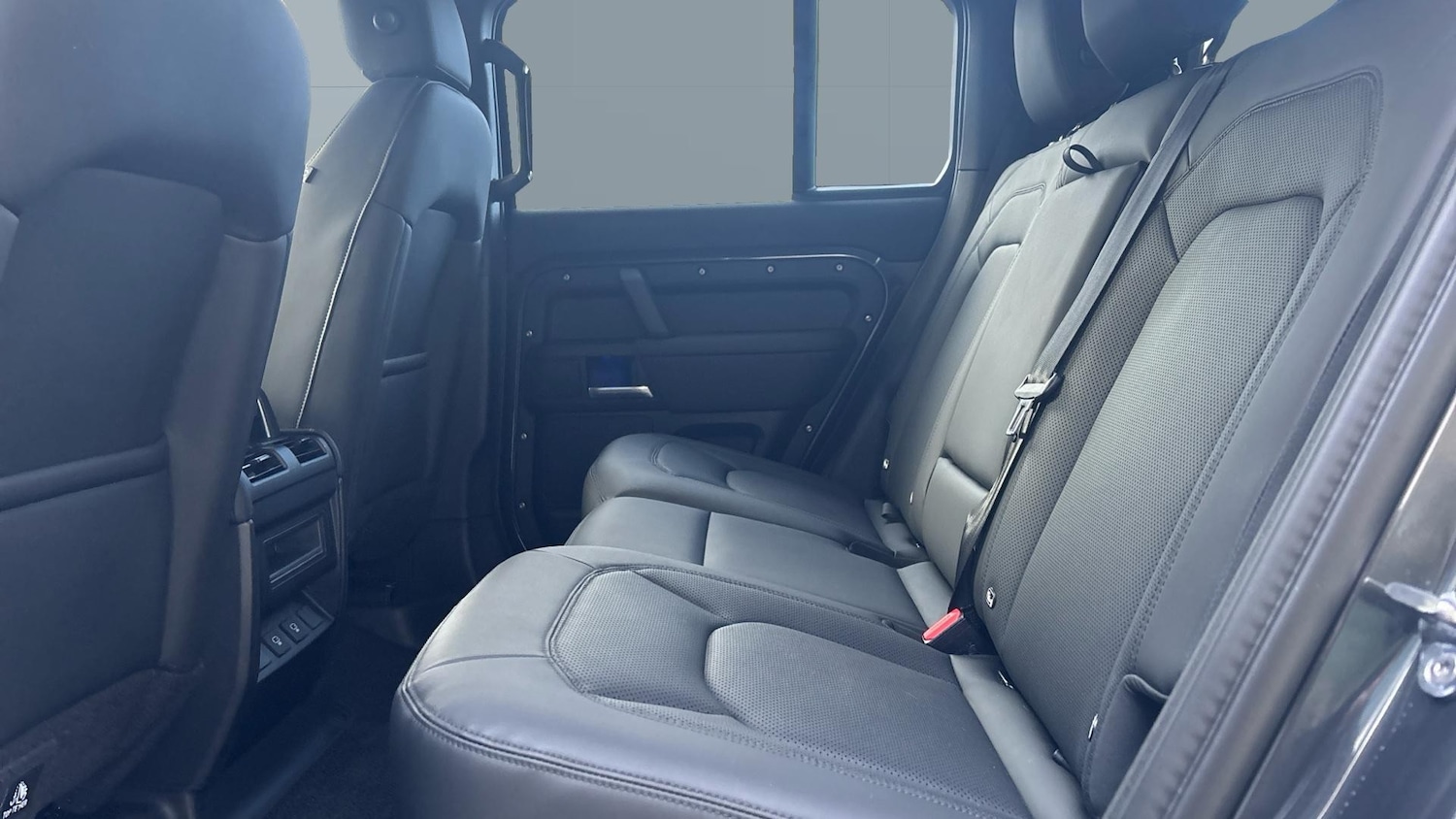 Used Land Rover Defender 2025 for sale - 77380593: Photo 4