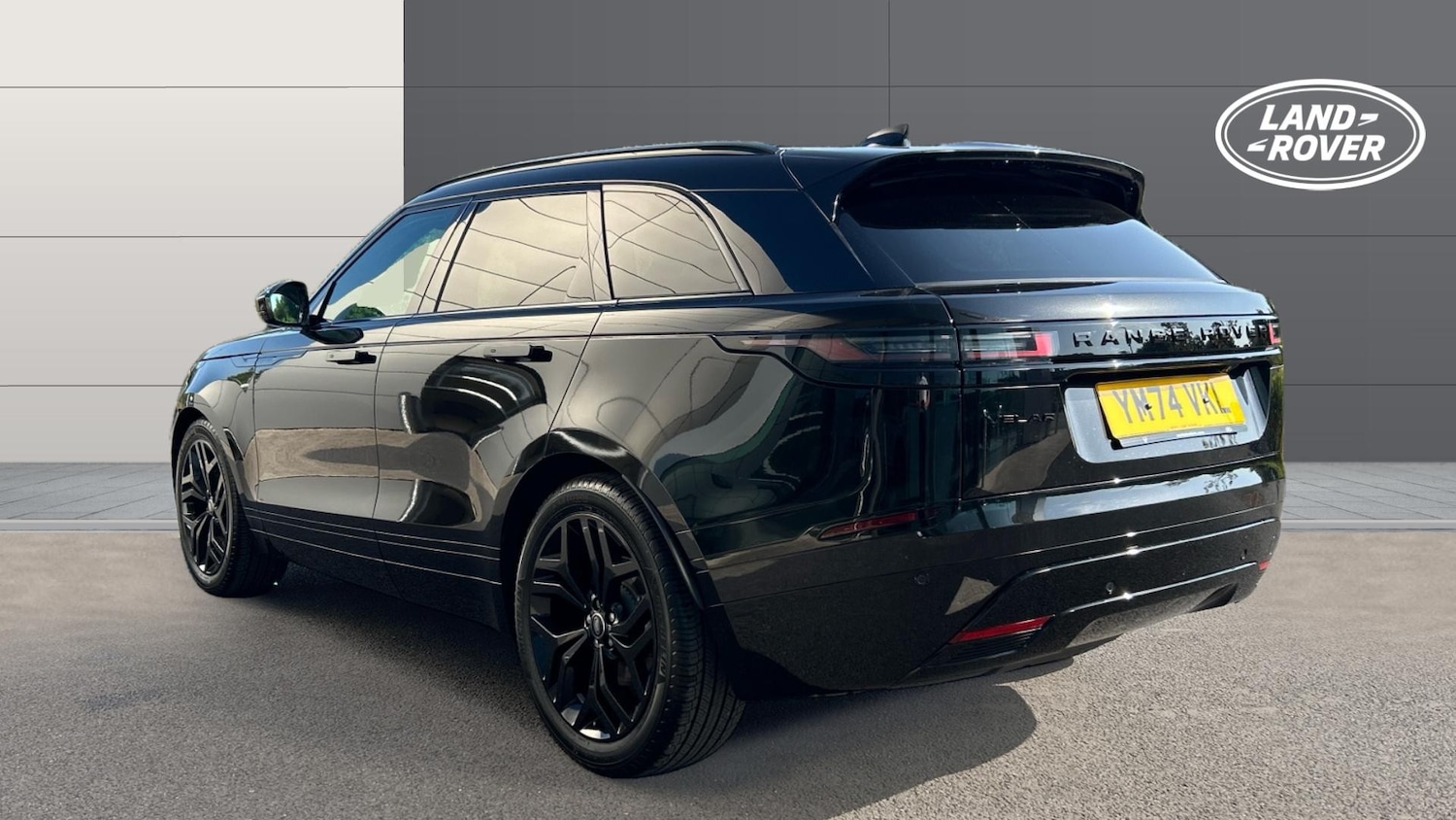 Used Land Rover Range Rover Velar 2024 for sale - 76184274: Photo 2