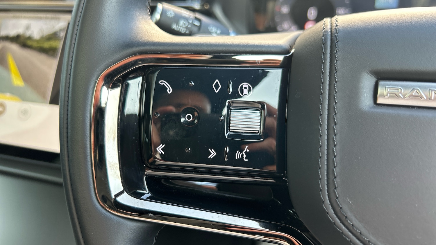 Used Land Rover Range Rover Velar 2024 for sale - 76184274: Photo 23