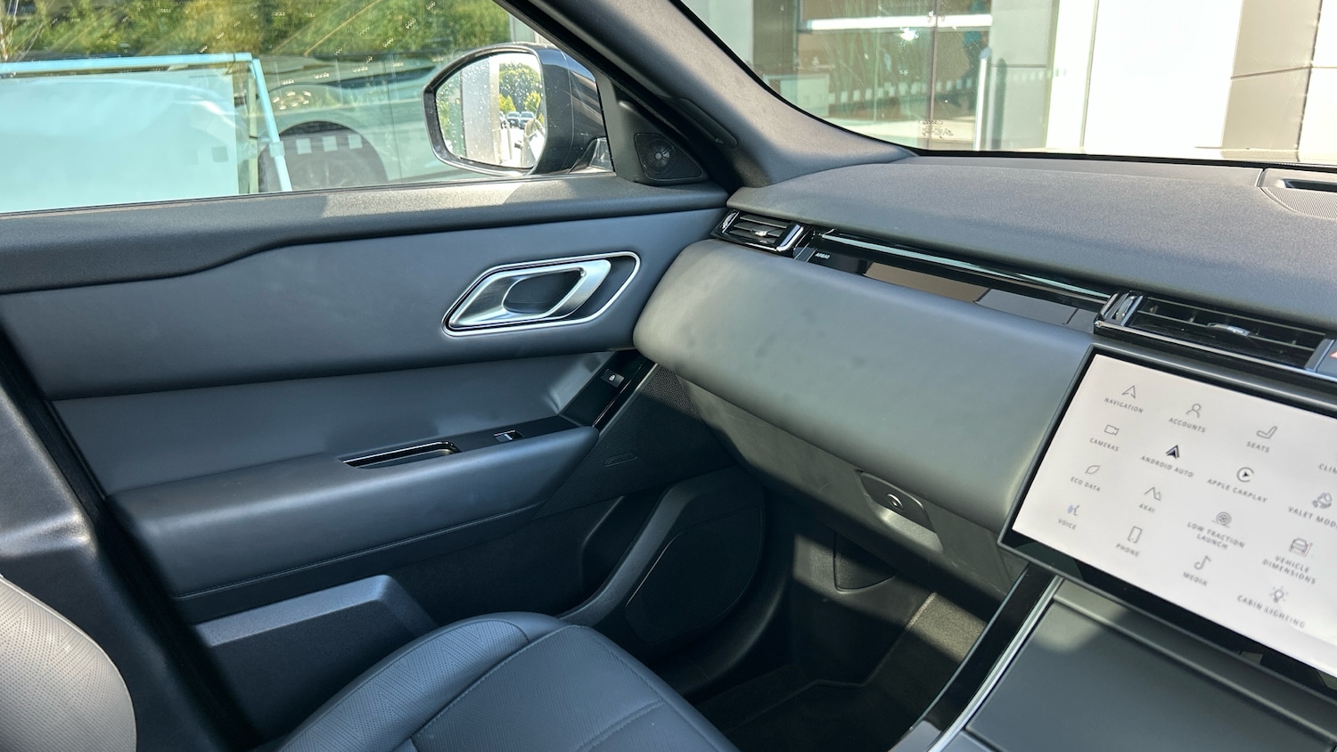 Used Land Rover Range Rover Velar 2024 for sale - 76184274: Photo 33