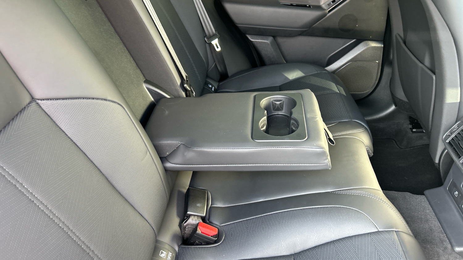 Used Land Rover Range Rover Velar 2024 for sale - 76184274: Photo 46