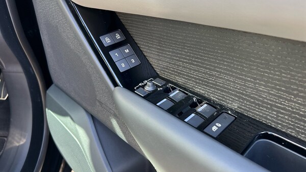 Used Land Rover Range Rover Velar 2025 for sale - 75385535: Photo 53