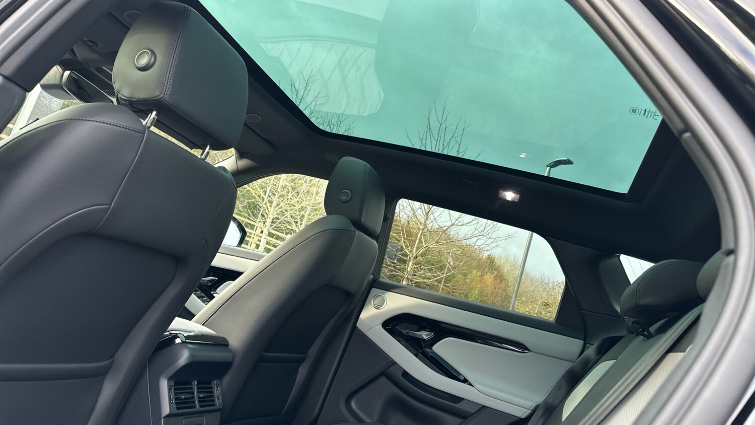 Used Land Rover Range Rover Evoque 2025 for sale - 77530171: Photo 36