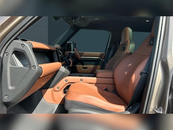 Used Land Rover Defender 2025 for sale - 75982318: Photo