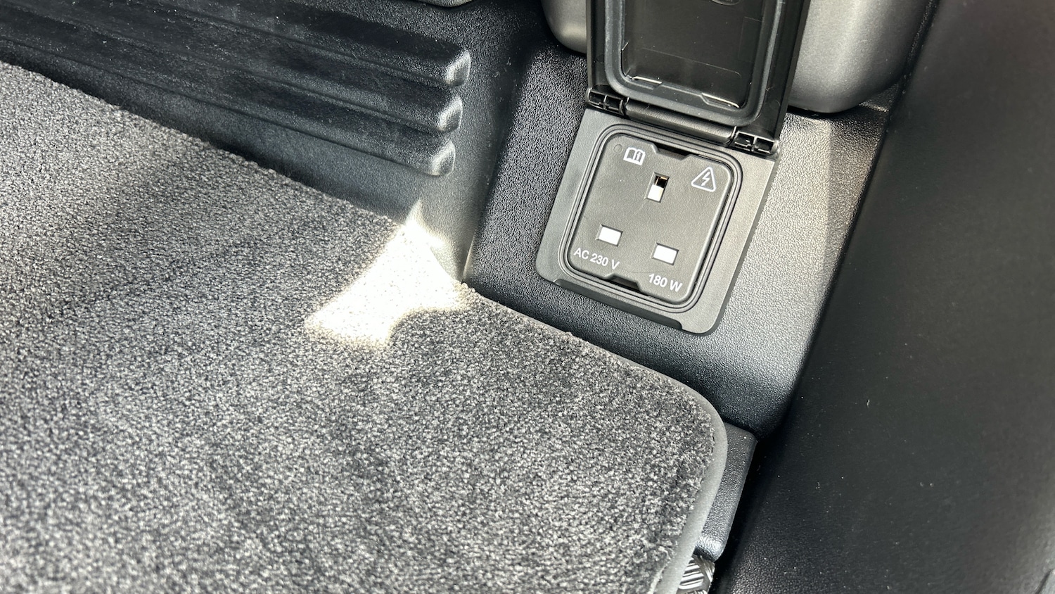 Used Land Rover Defender 2025 for sale - 75982318: Photo 87