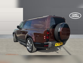 Used Land Rover Defender 2024 for sale - 76157035: Photo