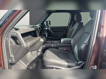 Used Land Rover Defender 2024 for sale - 76157035: Photo