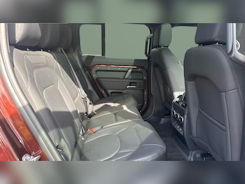 Used Land Rover Defender 2024 for sale - 76157035: Photo