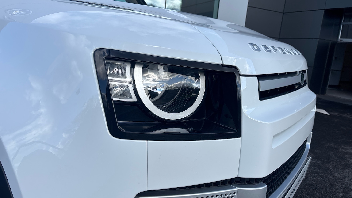 Used Land Rover Defender 2023 for sale - 77716043: Photo 17