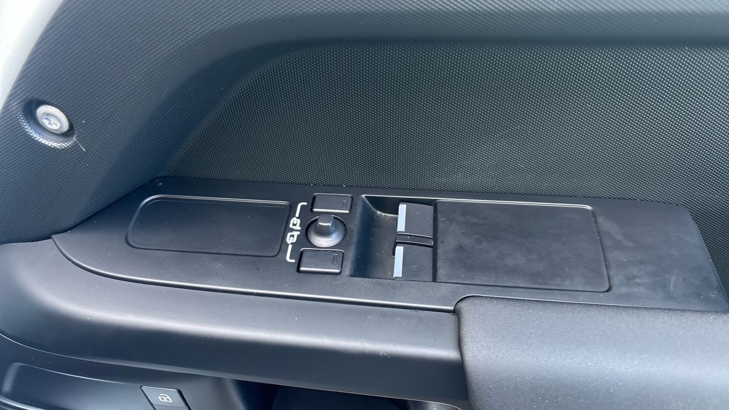 Used Land Rover Defender 2023 for sale - 77716043: Photo 27