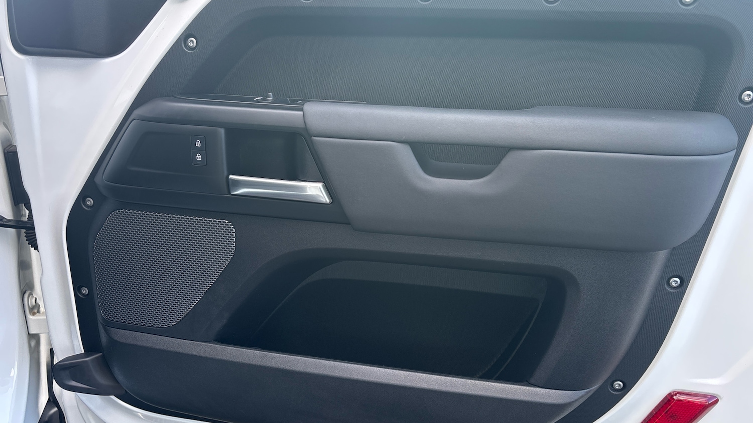 Used Land Rover Defender 2023 for sale - 77716043: Photo 28