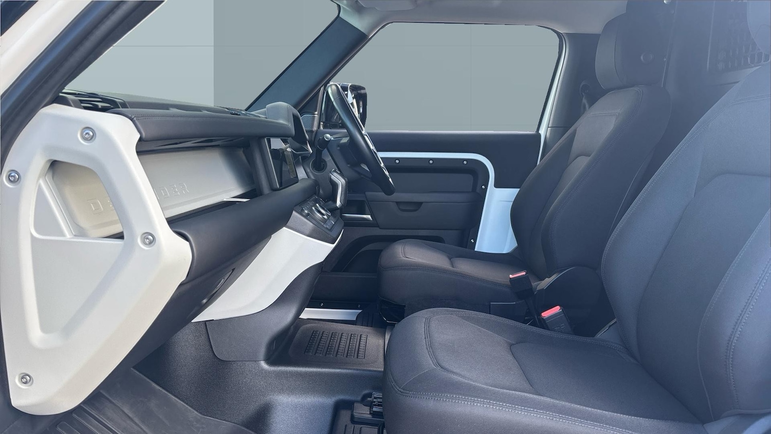 Used Land Rover Defender 2023 for sale - 77716043: Photo 3