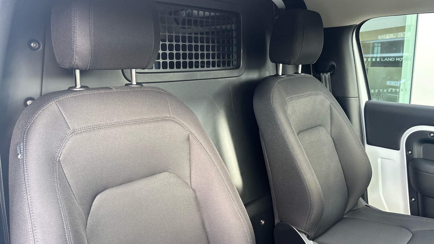 Used Land Rover Defender 2023 for sale - 77716043: Photo 30