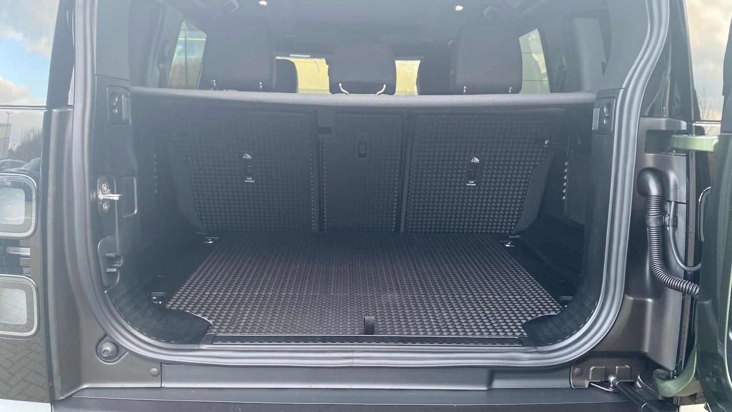 Used Land Rover Defender 2025 for sale - 77078975: Photo 10