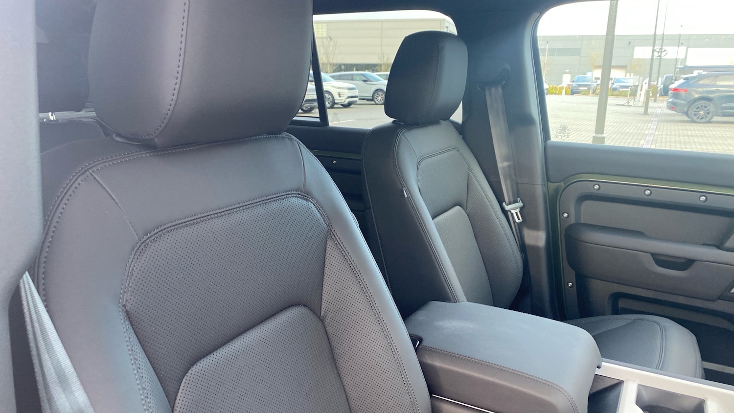 Used Land Rover Defender 2025 for sale - 77078975: Photo 29