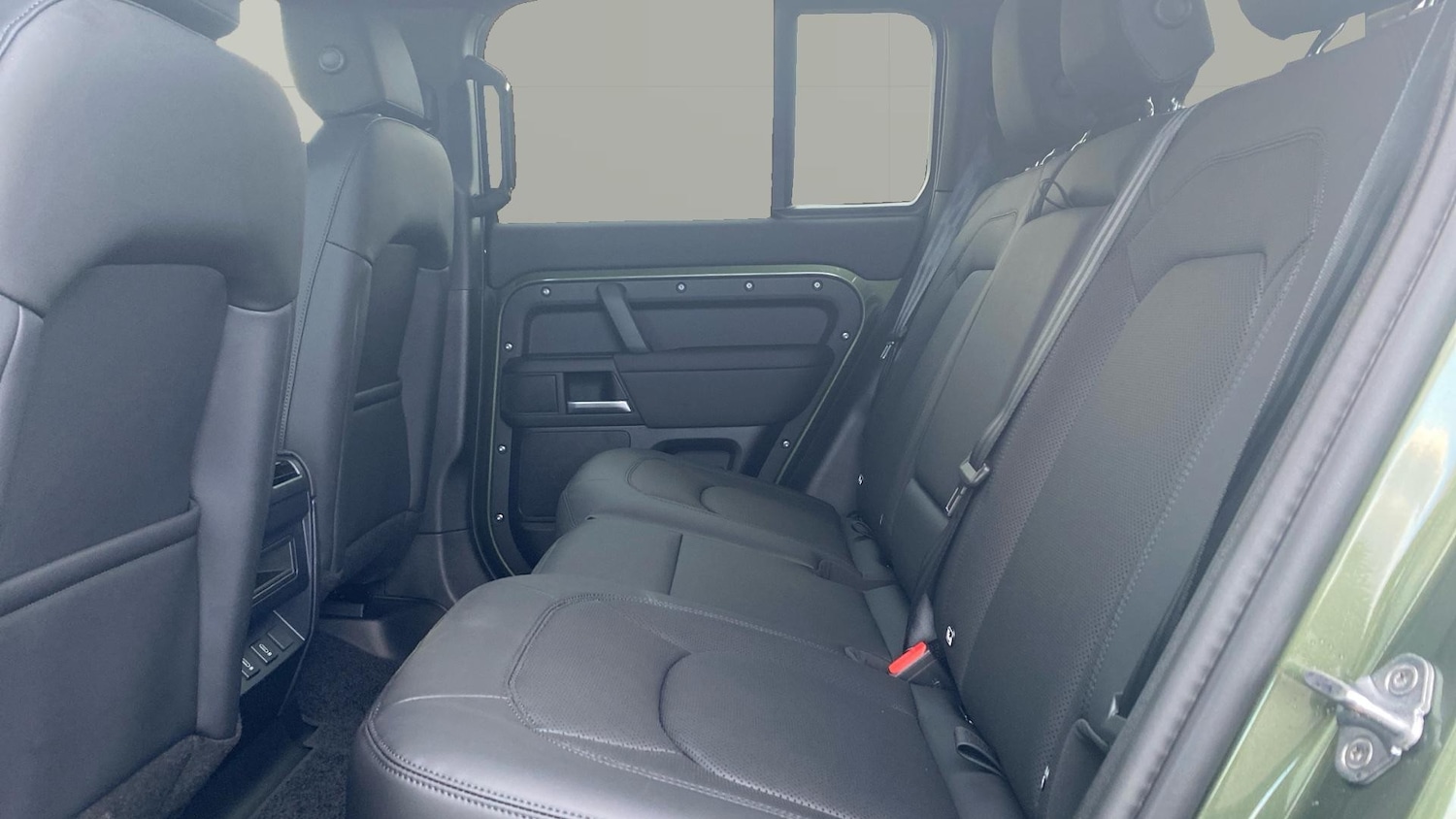 Used Land Rover Defender 2025 for sale - 77078975: Photo 4