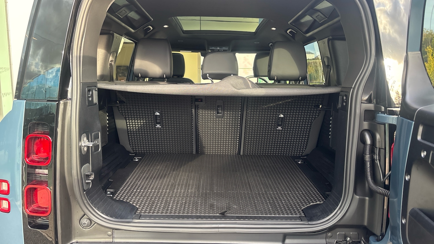 Used Land Rover Defender 2025 for sale - 76384882: Photo 10