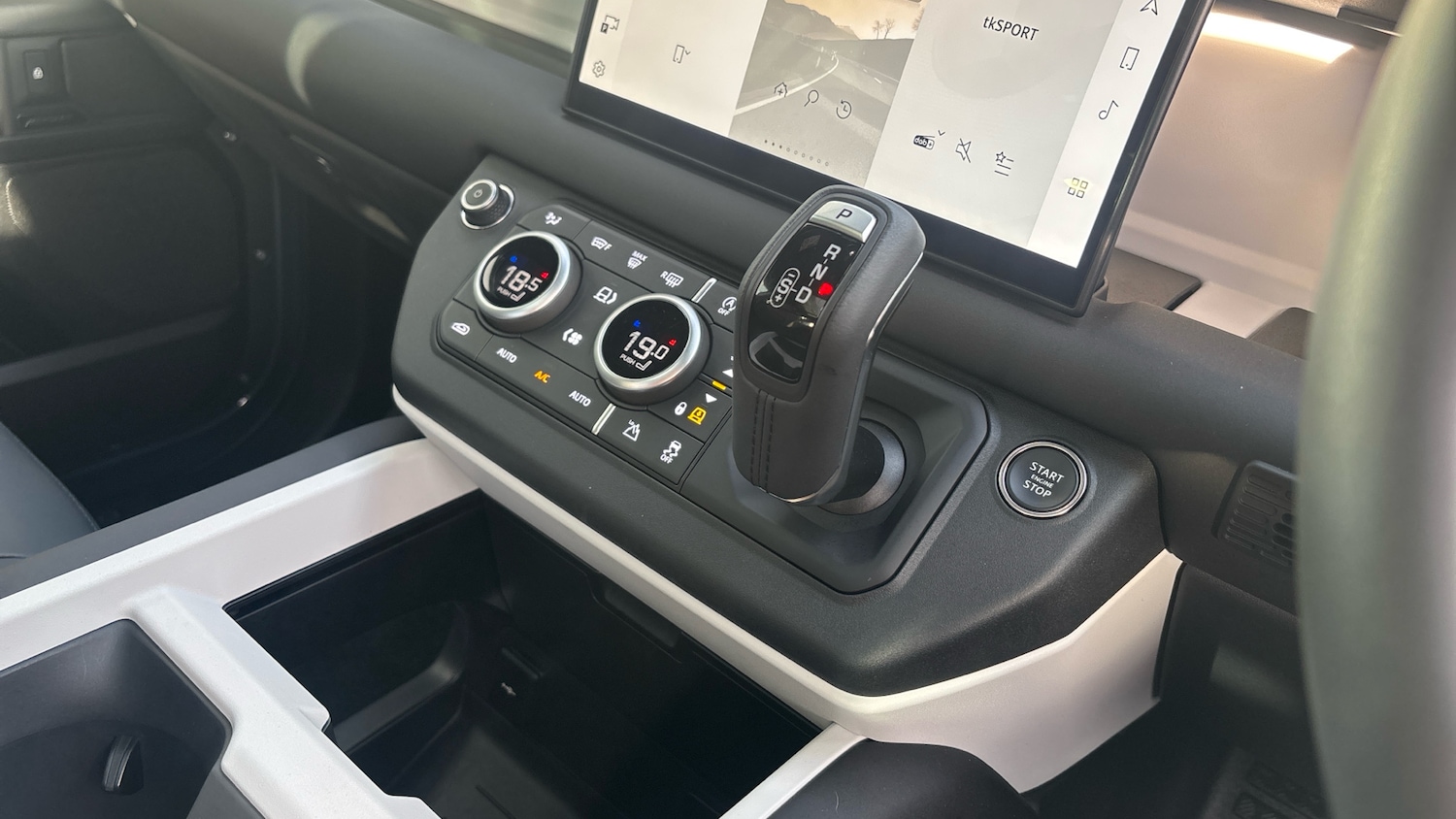 Used Land Rover Defender 2025 for sale - 76384882: Photo 13