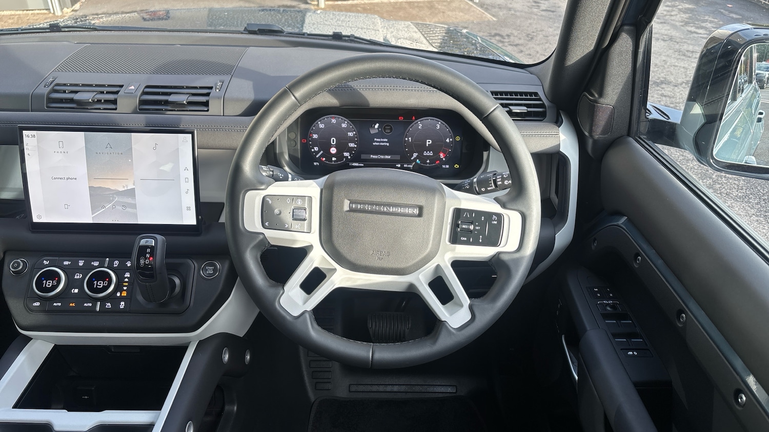 Used Land Rover Defender 2025 for sale - 76384882: Photo 15