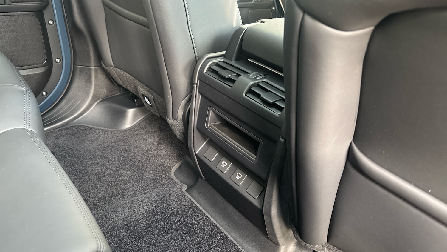 Used Land Rover Defender 2025 for sale - 76384882: Photo 18