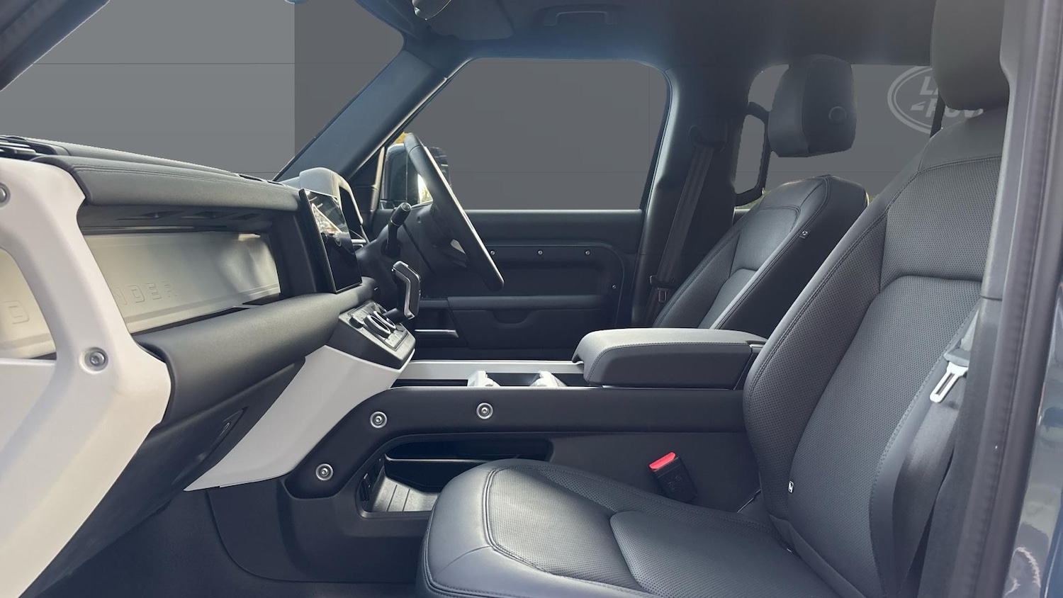 Used Land Rover Defender 2025 for sale - 76384882: Photo 3