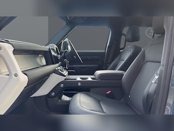 Used Land Rover Defender 2025 for sale - 76384882: Photo