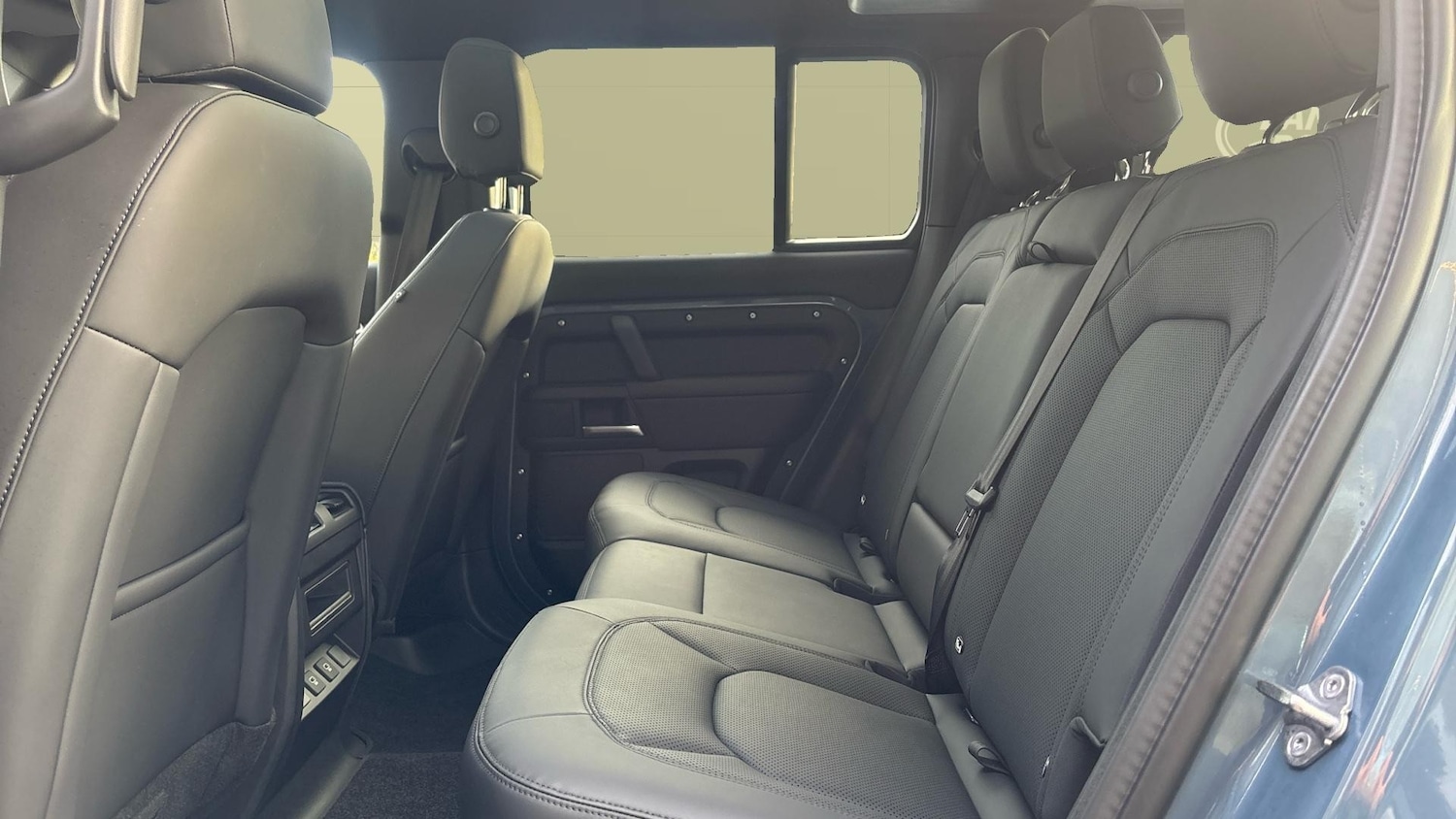 Used Land Rover Defender 2025 for sale - 76384882: Photo 4