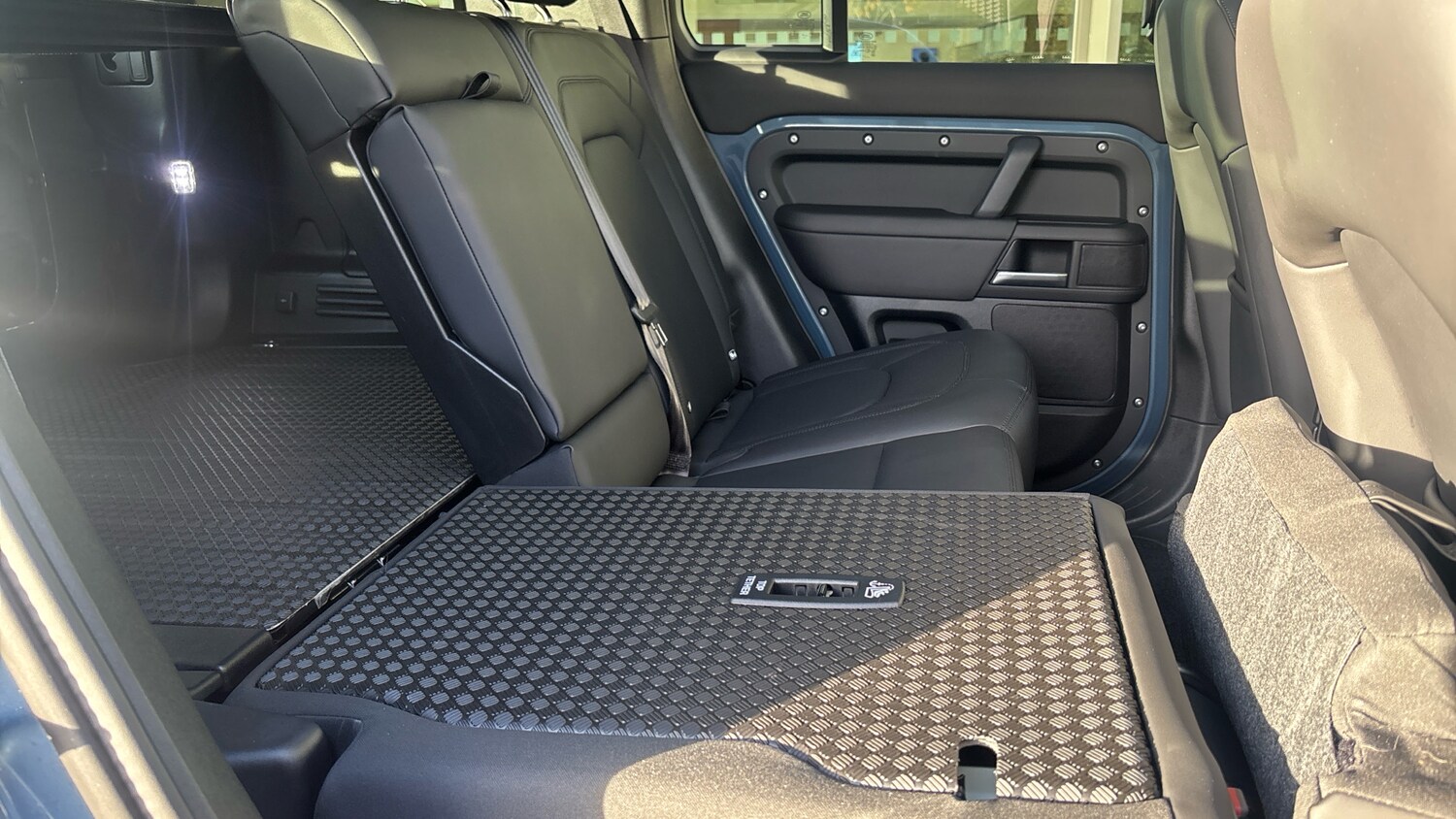 Used Land Rover Defender 2025 for sale - 76384882: Photo 44